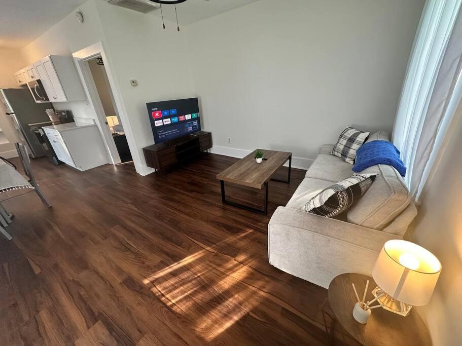 세인트어거스틴 Cedar Street Retreat - Unit D 아파트 외부 사진